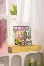 Hello Kitty Bookstore Book Nook kit - Image 5