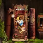 Alice in Wonderland Book Nook kit - Image 3