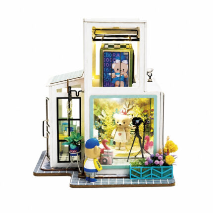 Book Nook kit Time Studio DIY Kit, miniature photography-studio book nook kit with bear model and camera