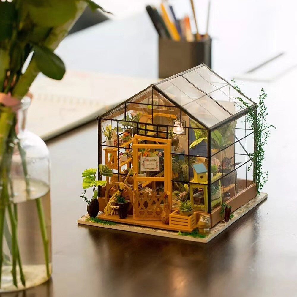 Gift-friendly DIY miniature kit for beginners and cozy home decor